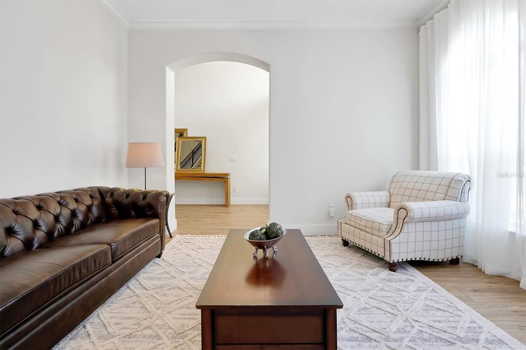 На продажу: $1,762,000 (7 спален, 5 ванн, 4914 Квадратных фут)