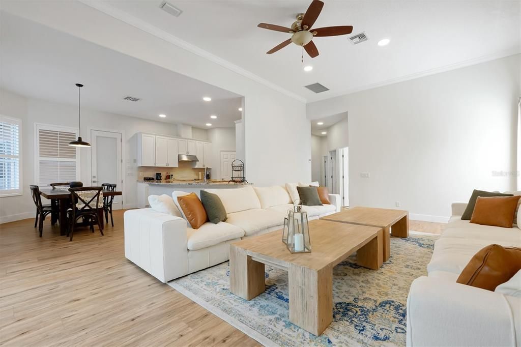 На продажу: $1,762,000 (7 спален, 5 ванн, 4914 Квадратных фут)