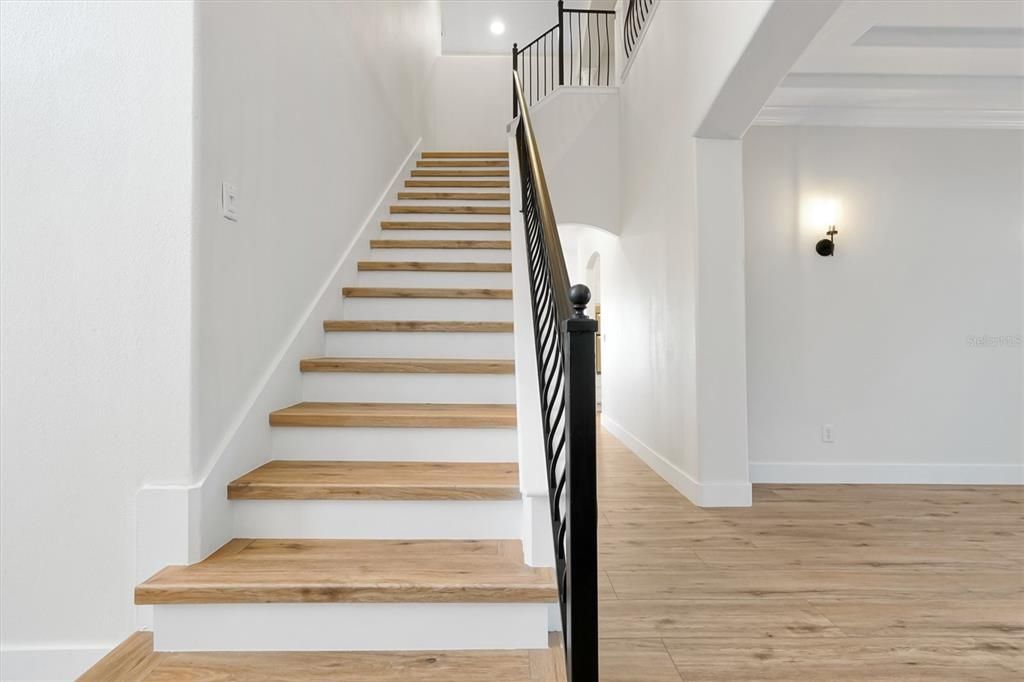 На продажу: $1,762,000 (7 спален, 5 ванн, 4914 Квадратных фут)