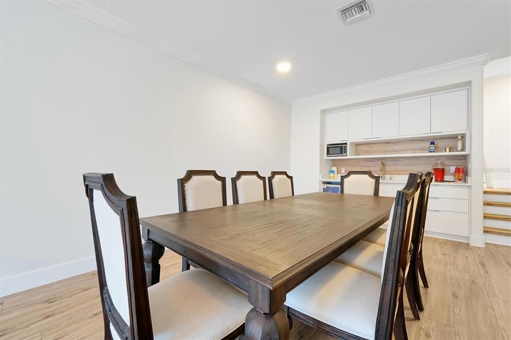 На продажу: $1,762,000 (7 спален, 5 ванн, 4914 Квадратных фут)