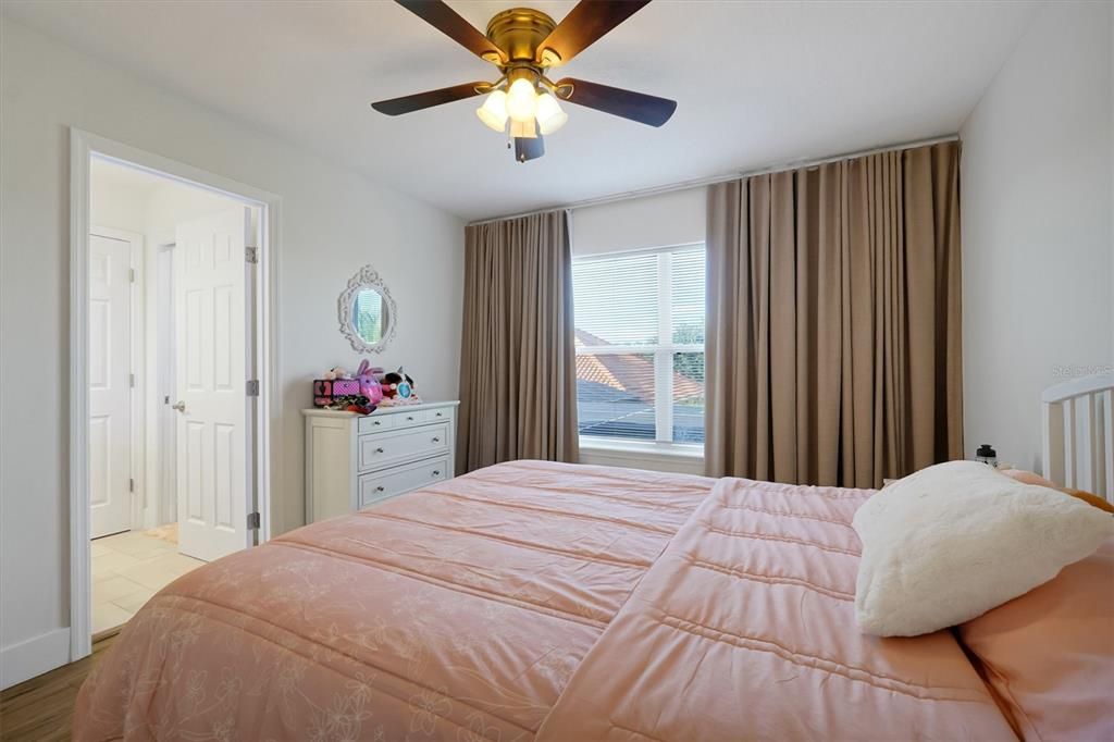 На продажу: $1,762,000 (7 спален, 5 ванн, 4914 Квадратных фут)