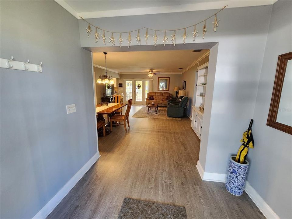 En Venta: $429,000 (3 camas, 2 baños, 1408 Pies cuadrados)