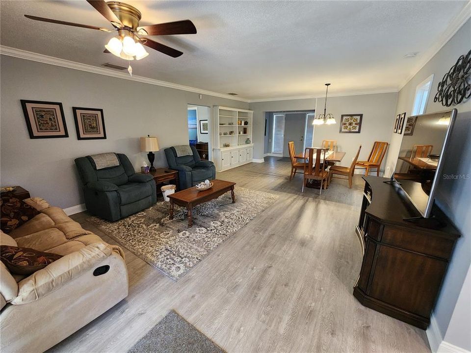 En Venta: $429,000 (3 camas, 2 baños, 1408 Pies cuadrados)