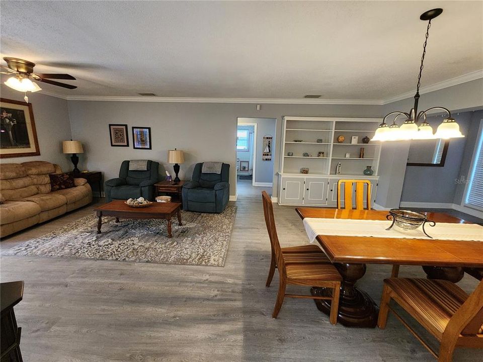 En Venta: $429,000 (3 camas, 2 baños, 1408 Pies cuadrados)