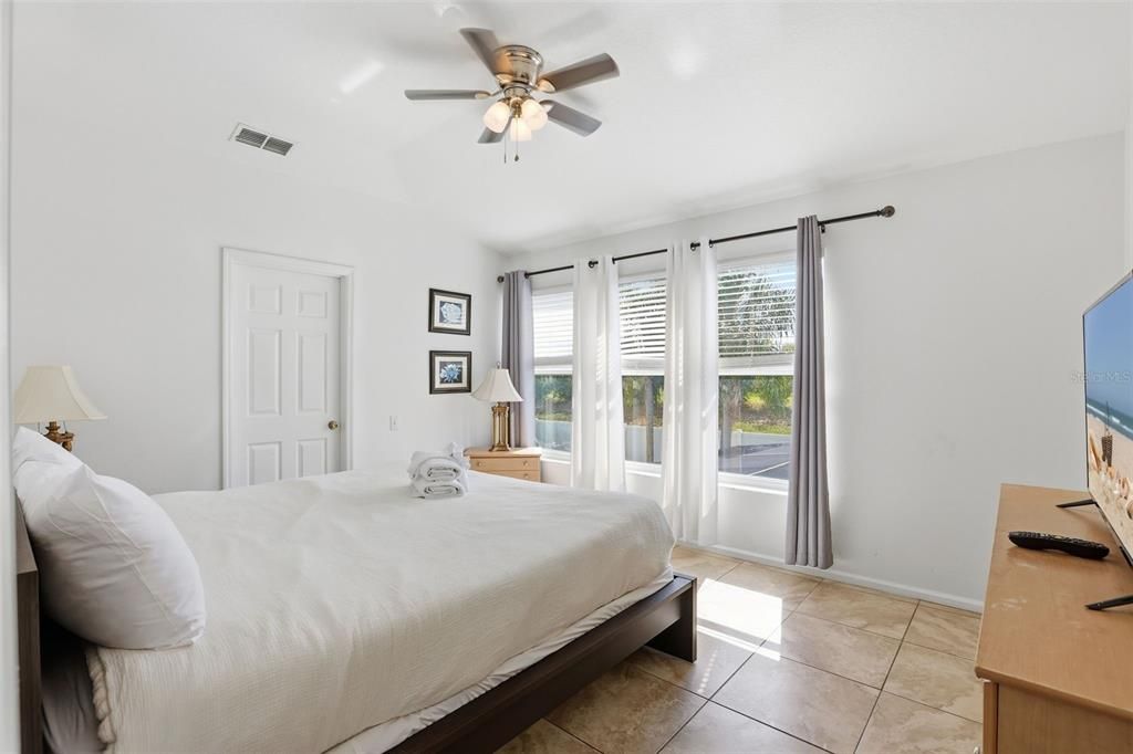 Active With Contract: $494,900 (6 beds, 3 baths, 2816 Square Feet)