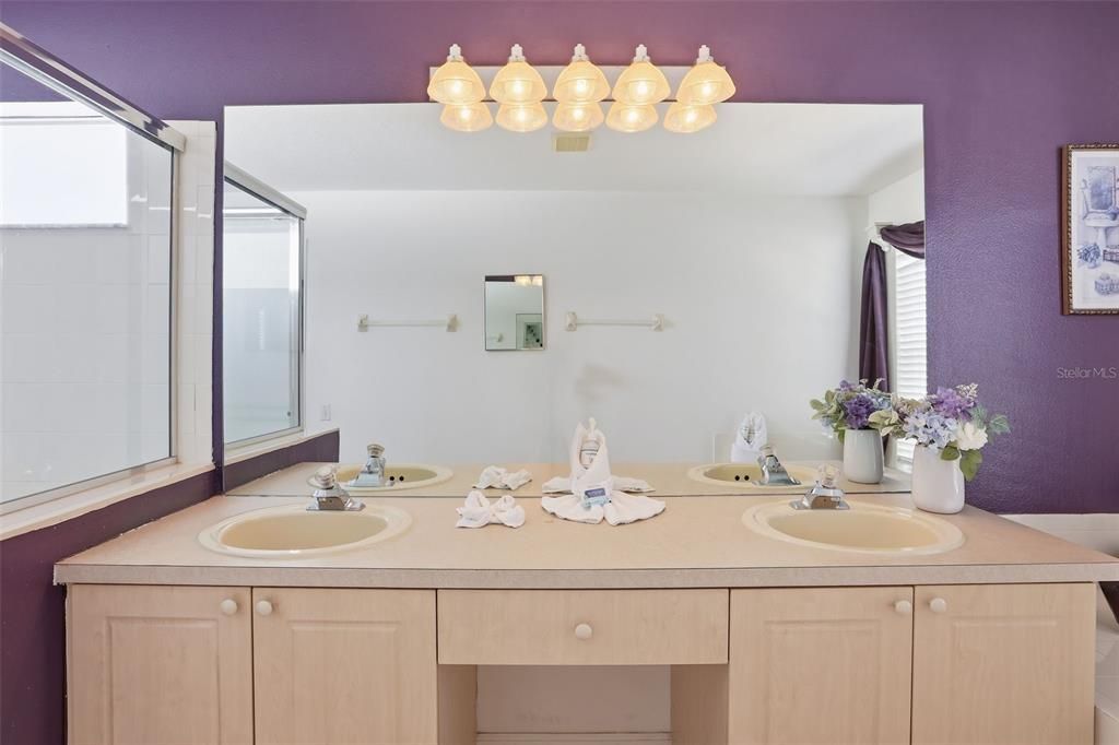 Active With Contract: $494,900 (6 beds, 3 baths, 2816 Square Feet)