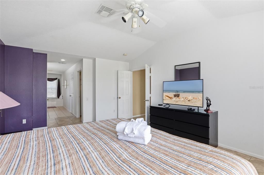 Active With Contract: $494,900 (6 beds, 3 baths, 2816 Square Feet)