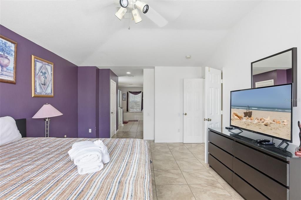 Active With Contract: $494,900 (6 beds, 3 baths, 2816 Square Feet)