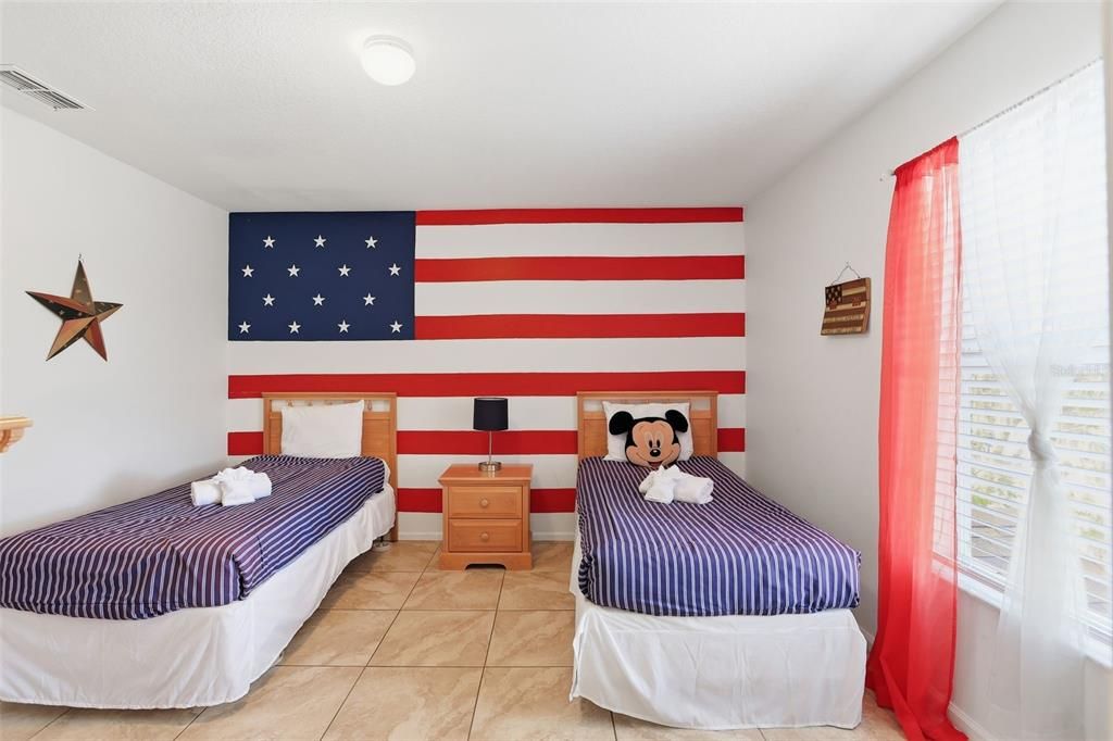 Active With Contract: $494,900 (6 beds, 3 baths, 2816 Square Feet)