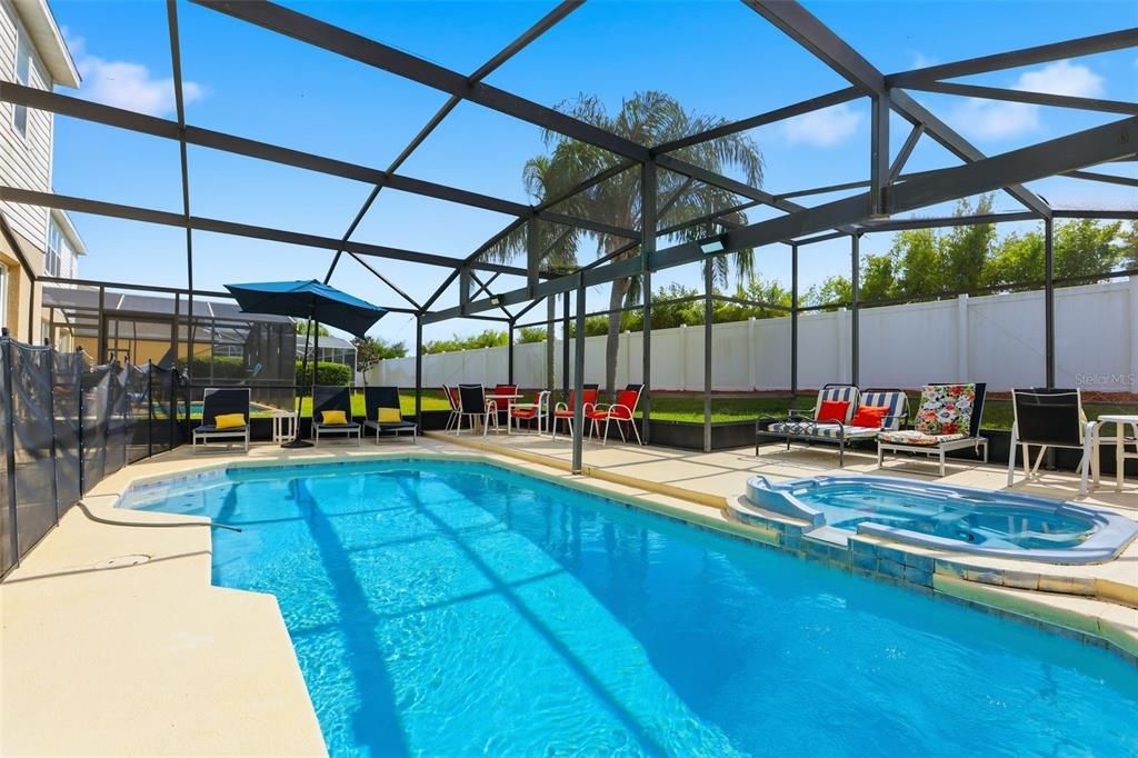 Active With Contract: $494,900 (6 beds, 3 baths, 2816 Square Feet)