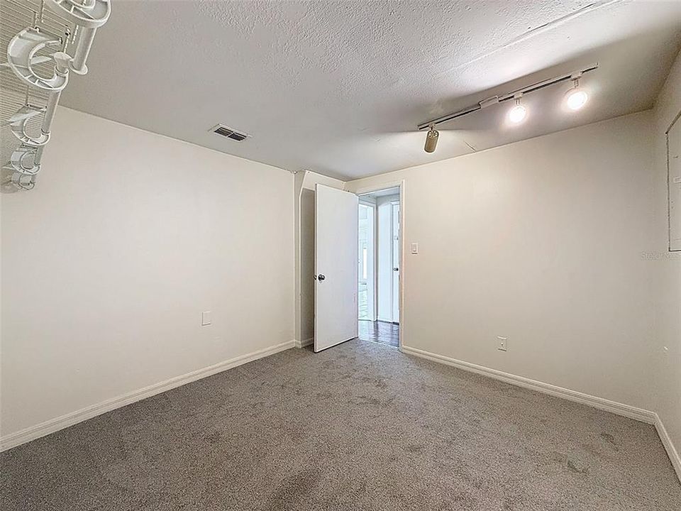 For Sale: $200,000 (3 beds, 2 baths, 1620 Square Feet)