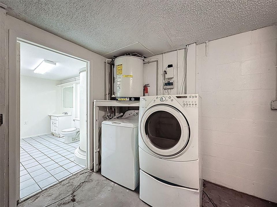 For Sale: $200,000 (3 beds, 2 baths, 1620 Square Feet)