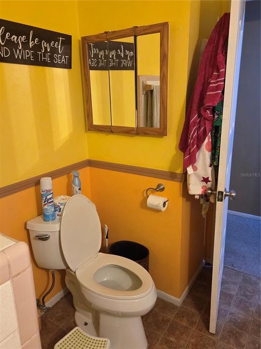 For Sale: $385,000 (3 beds, 1 baths, 1252 Square Feet)