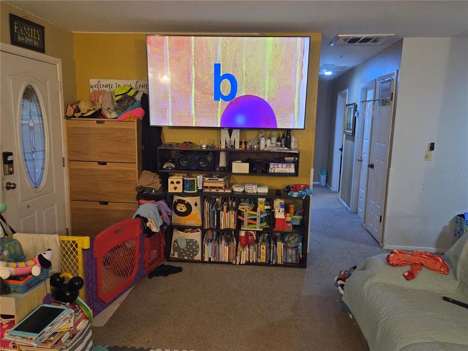 For Sale: $385,000 (3 beds, 1 baths, 1252 Square Feet)