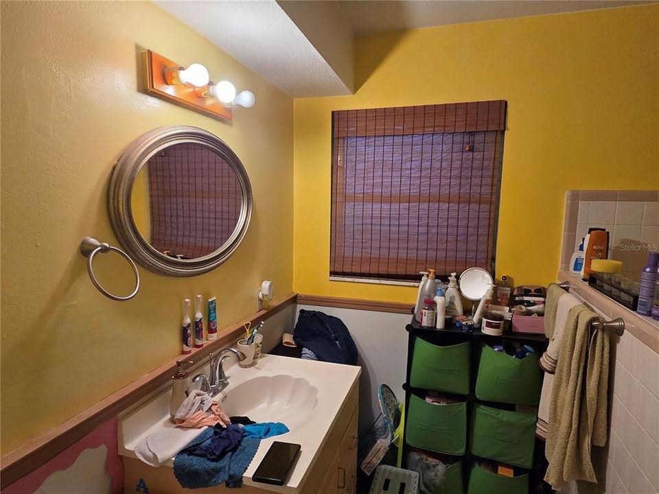 For Sale: $385,000 (3 beds, 1 baths, 1252 Square Feet)