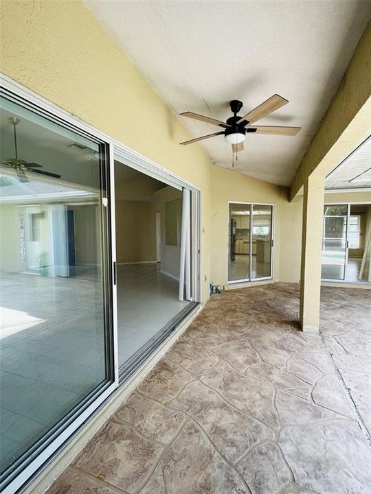 For Rent: $2,150 (3 beds, 2 baths, 1960 Square Feet)