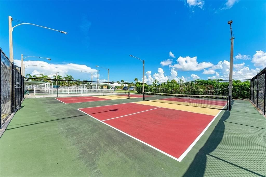 待售: $134,999 (2 贝兹, 2 浴室, 687 平方英尺)