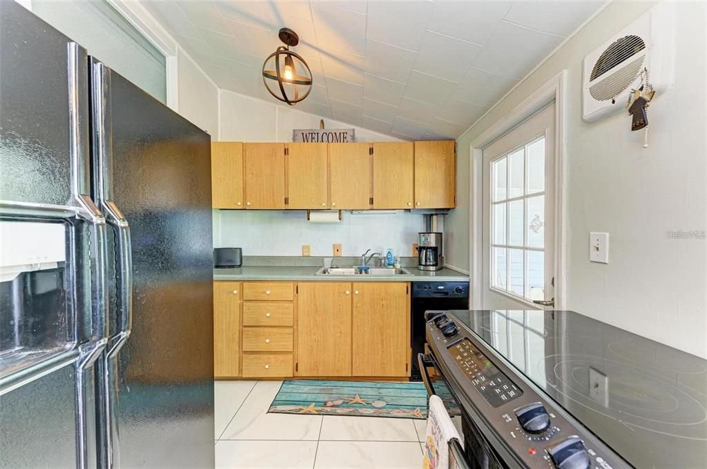 待售: $134,999 (2 贝兹, 2 浴室, 687 平方英尺)