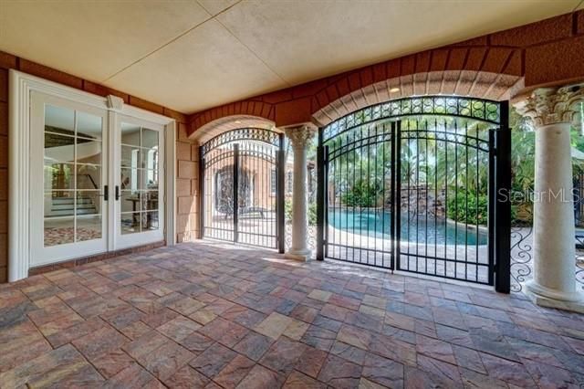 For Sale: $4,200,000 (5 beds, 4 baths, 7261 Square Feet)