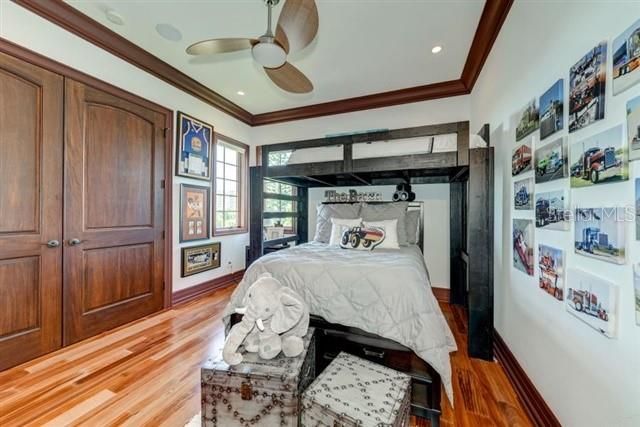 For Sale: $4,200,000 (5 beds, 4 baths, 7261 Square Feet)