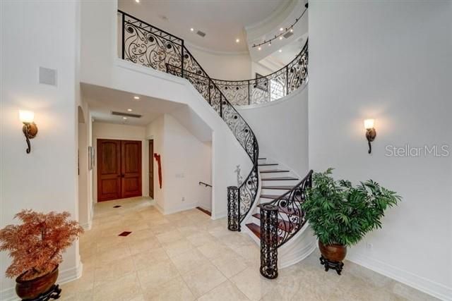 For Sale: $4,200,000 (5 beds, 4 baths, 7261 Square Feet)