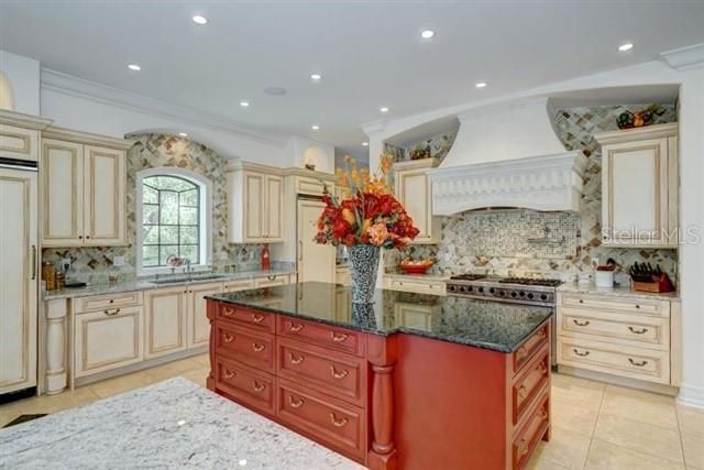 For Sale: $4,200,000 (5 beds, 4 baths, 7261 Square Feet)