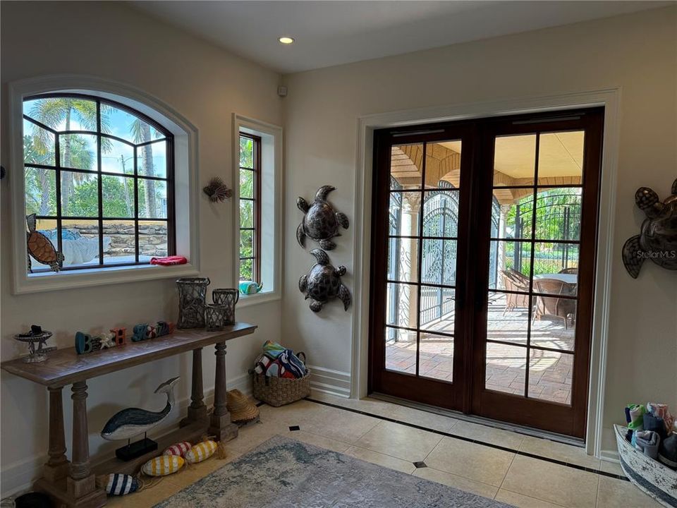 For Sale: $4,200,000 (5 beds, 4 baths, 7261 Square Feet)