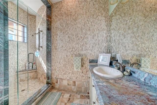 For Sale: $4,200,000 (5 beds, 4 baths, 7261 Square Feet)