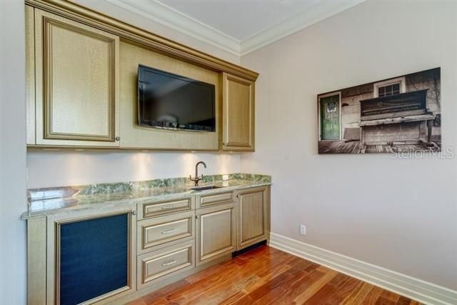 For Sale: $4,200,000 (5 beds, 4 baths, 7261 Square Feet)