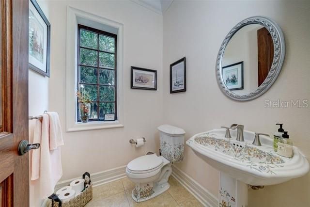 For Sale: $4,200,000 (5 beds, 4 baths, 7261 Square Feet)