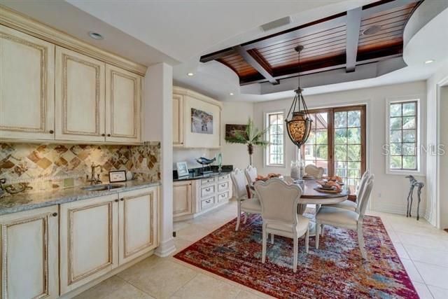 For Sale: $4,200,000 (5 beds, 4 baths, 7261 Square Feet)