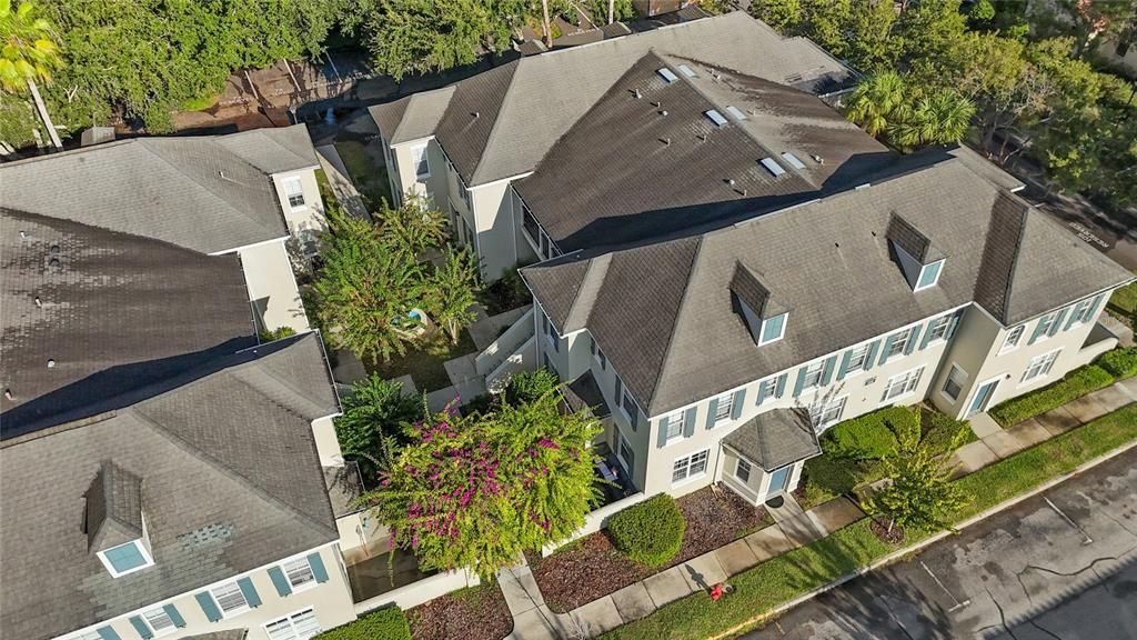 For Sale: $245,000 (1 beds, 1 baths, 947 Square Feet)