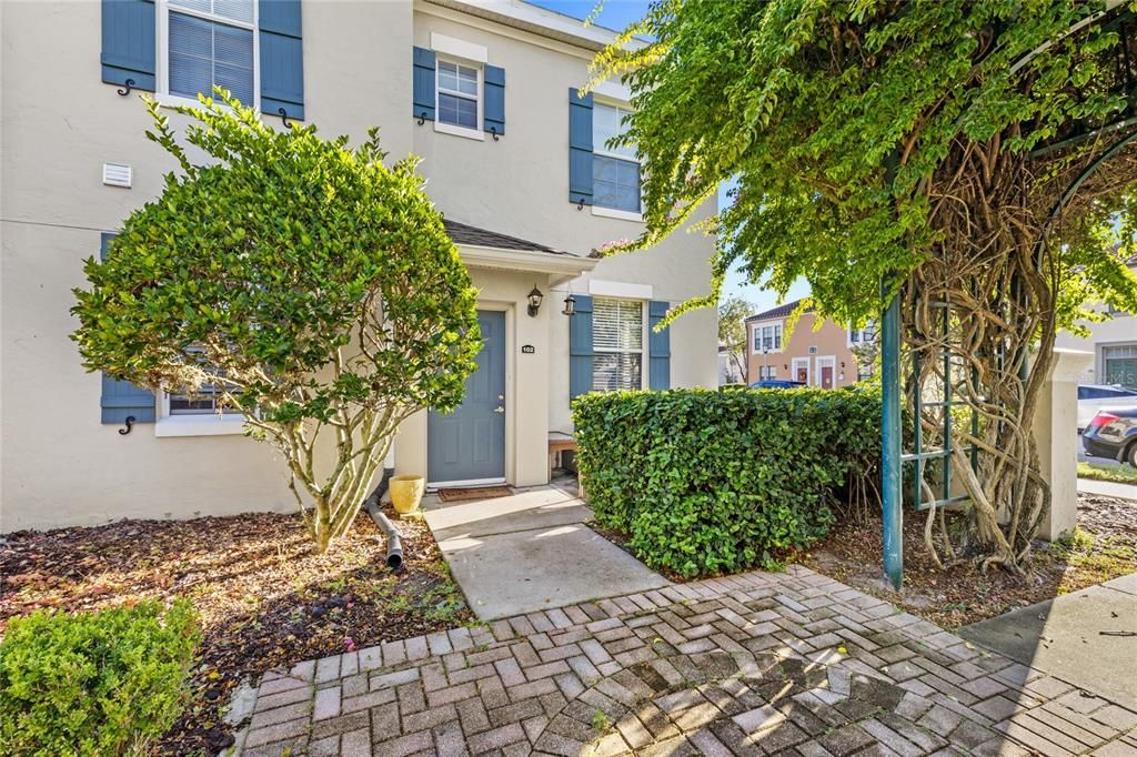 For Sale: $245,000 (1 beds, 1 baths, 947 Square Feet)