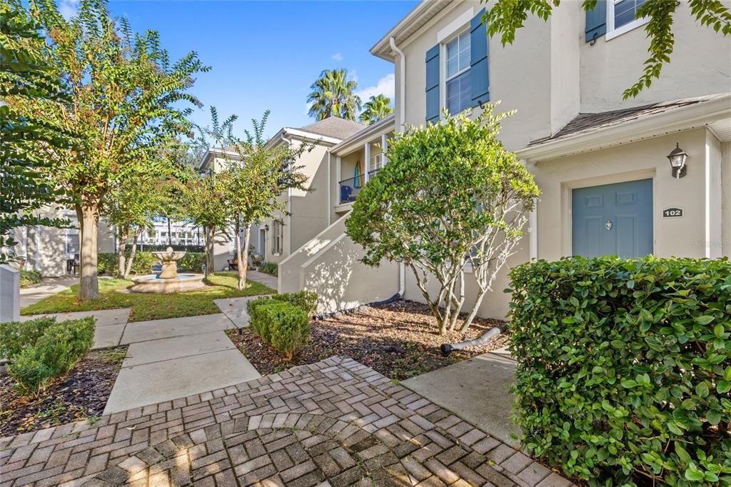 For Sale: $245,000 (1 beds, 1 baths, 947 Square Feet)