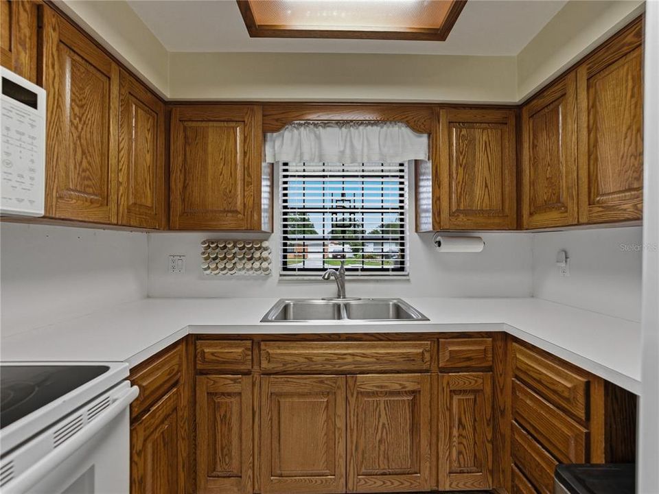 Active With Contract: $350,000 (3 beds, 1 baths, 1185 Square Feet)