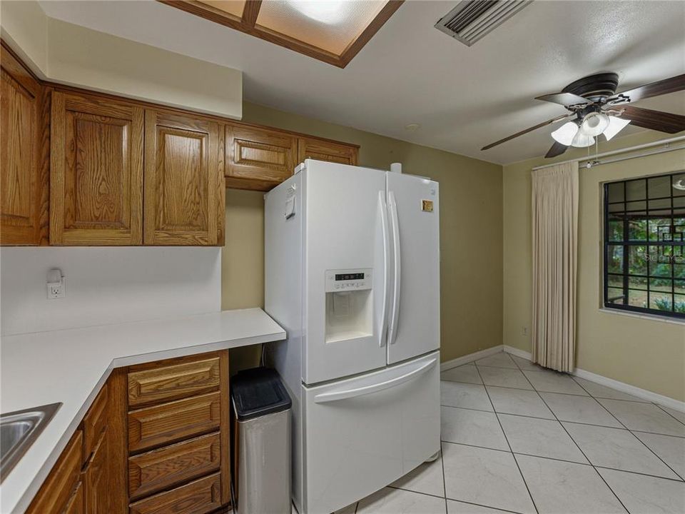 Active With Contract: $350,000 (3 beds, 1 baths, 1185 Square Feet)