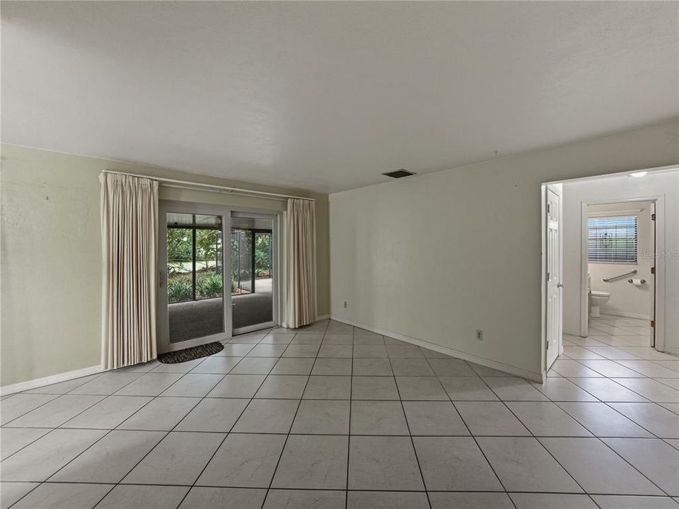 Active With Contract: $350,000 (3 beds, 1 baths, 1185 Square Feet)