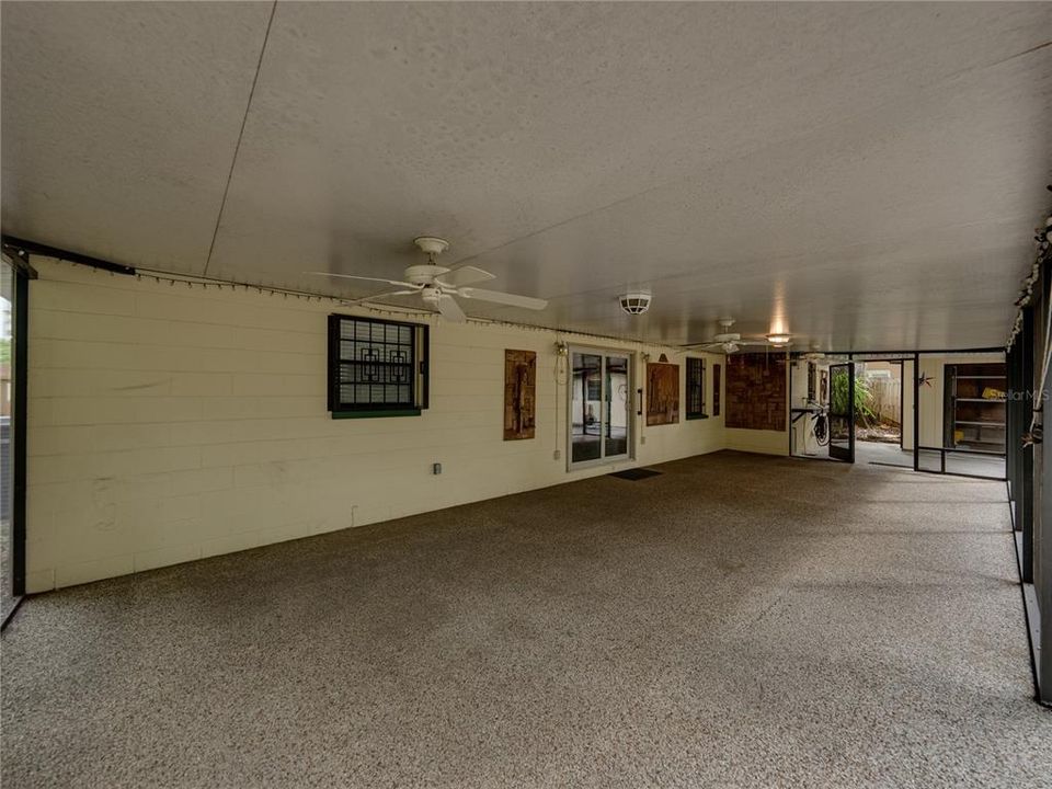 Active With Contract: $350,000 (3 beds, 1 baths, 1185 Square Feet)