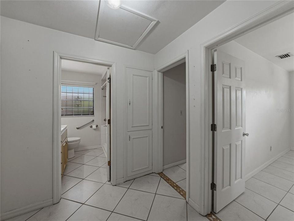 Active With Contract: $350,000 (3 beds, 1 baths, 1185 Square Feet)