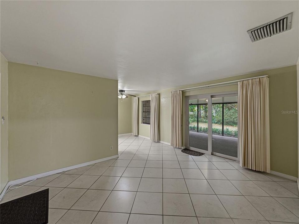 Active With Contract: $350,000 (3 beds, 1 baths, 1185 Square Feet)