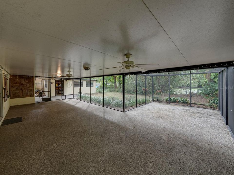 Active With Contract: $350,000 (3 beds, 1 baths, 1185 Square Feet)