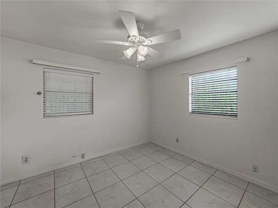 Active With Contract: $350,000 (3 beds, 1 baths, 1185 Square Feet)