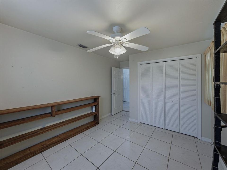 Active With Contract: $350,000 (3 beds, 1 baths, 1185 Square Feet)