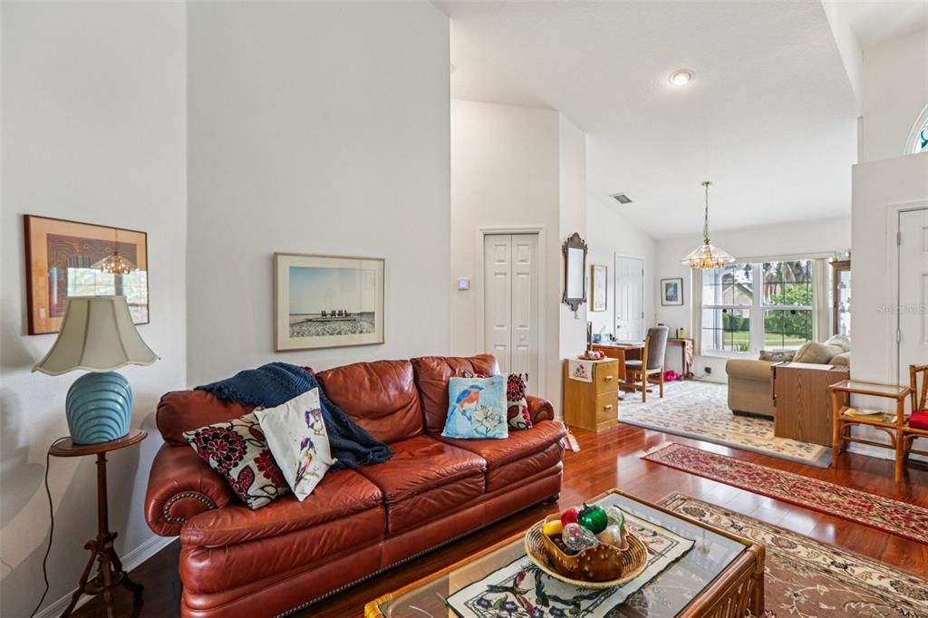 待售: $480,000 (3 贝兹, 2 浴室, 1804 平方英尺)