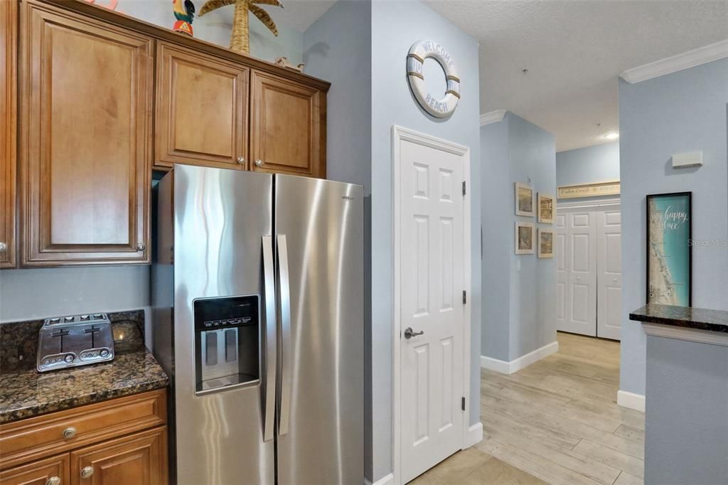 待售: $875,000 (3 贝兹, 2 浴室, 1682 平方英尺)