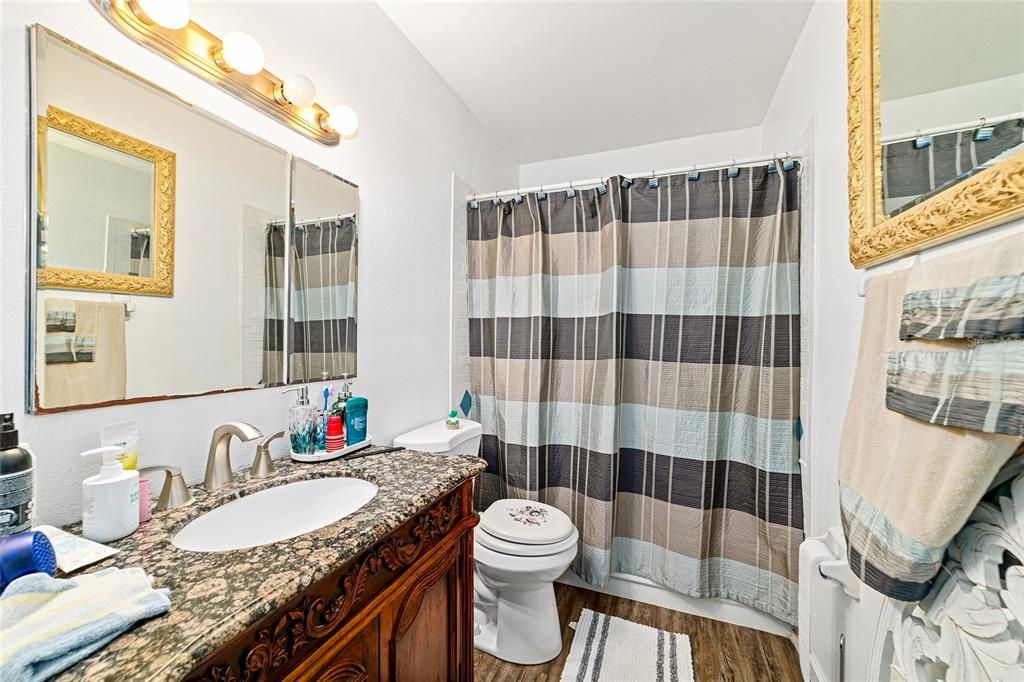 Active With Contract: $199,000 (3 beds, 1 baths, 1074 Square Feet)