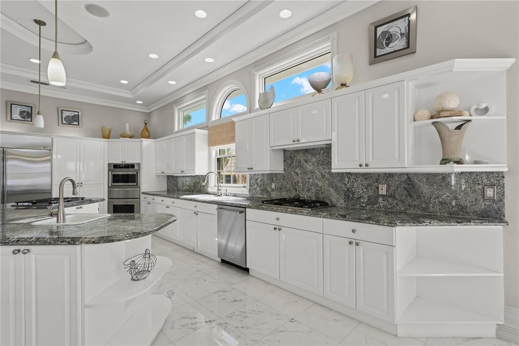 待售: $2,995,000 (4 贝兹, 4 浴室, 6498 平方英尺)