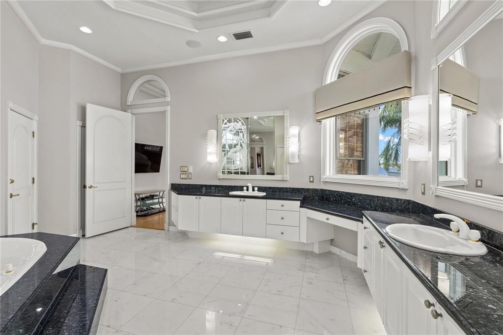 待售: $2,995,000 (4 贝兹, 4 浴室, 6498 平方英尺)