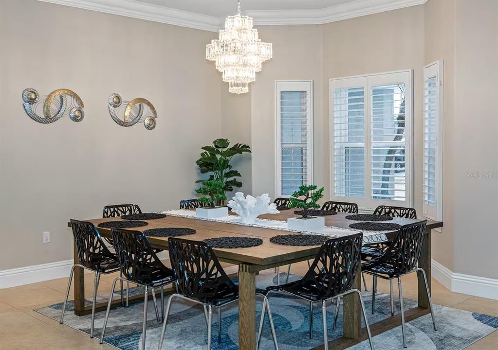 En Venta: $1,050,000 (4 camas, 3 baños, 3692 Pies cuadrados)