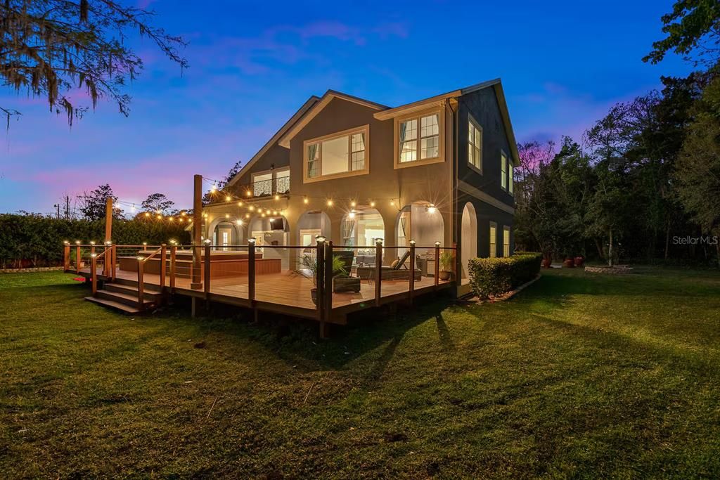 En Venta: $1,050,000 (4 camas, 3 baños, 3692 Pies cuadrados)